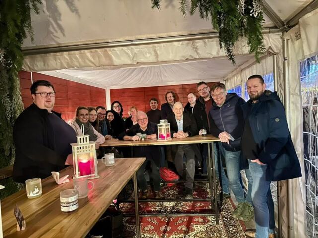 Kleine Team-Weihnachtsfeier auf dem Augustusmarkt. Es bleibt dabei: Was für ein Jahr! Was für eine tolle Truppe!